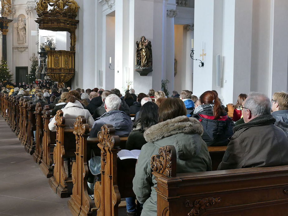 Aussendung der Sternsinger im Hohen Dom zu Fulda (Foto: Karl-Franz Thiede)